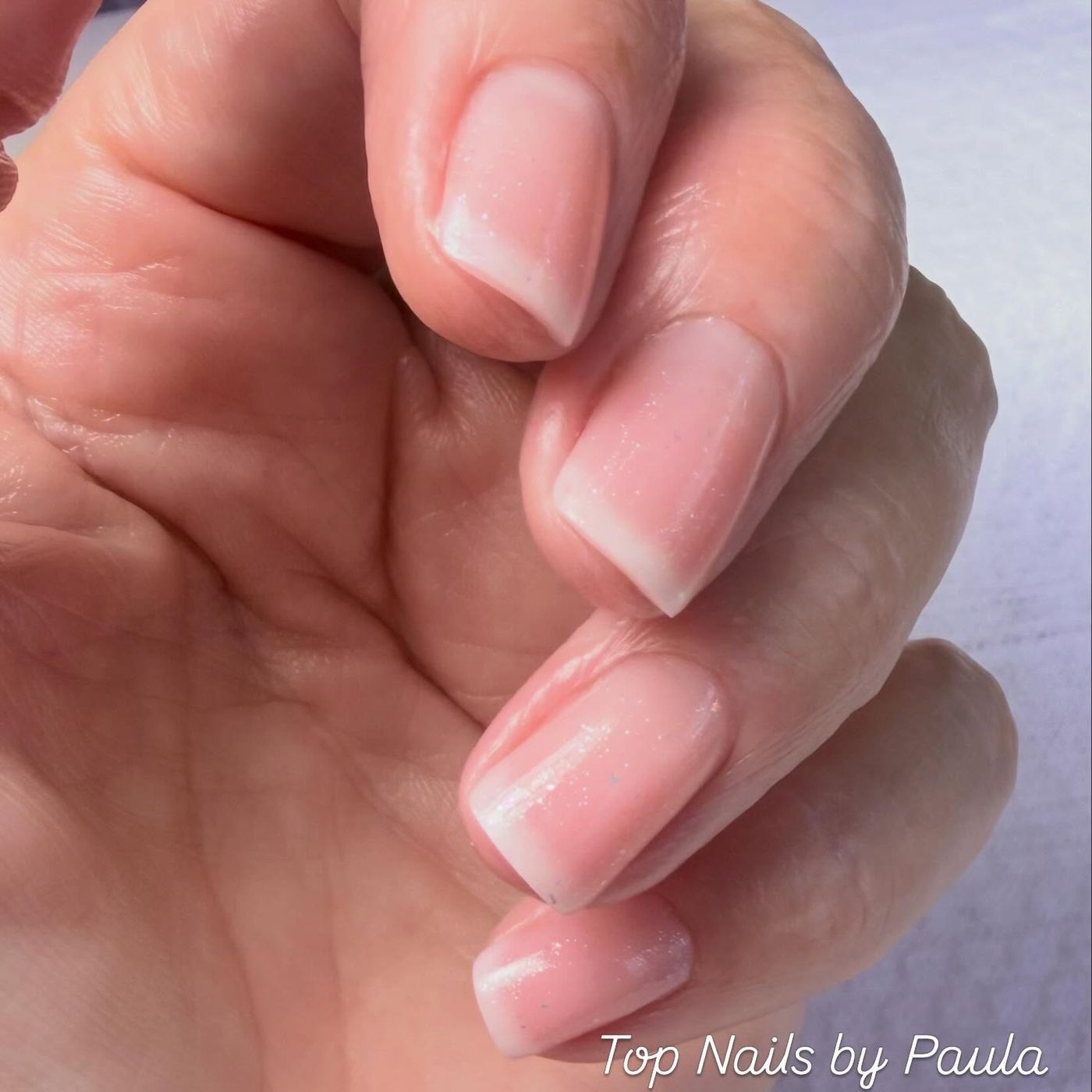 Nagels in naturel, gemaakt door Paula