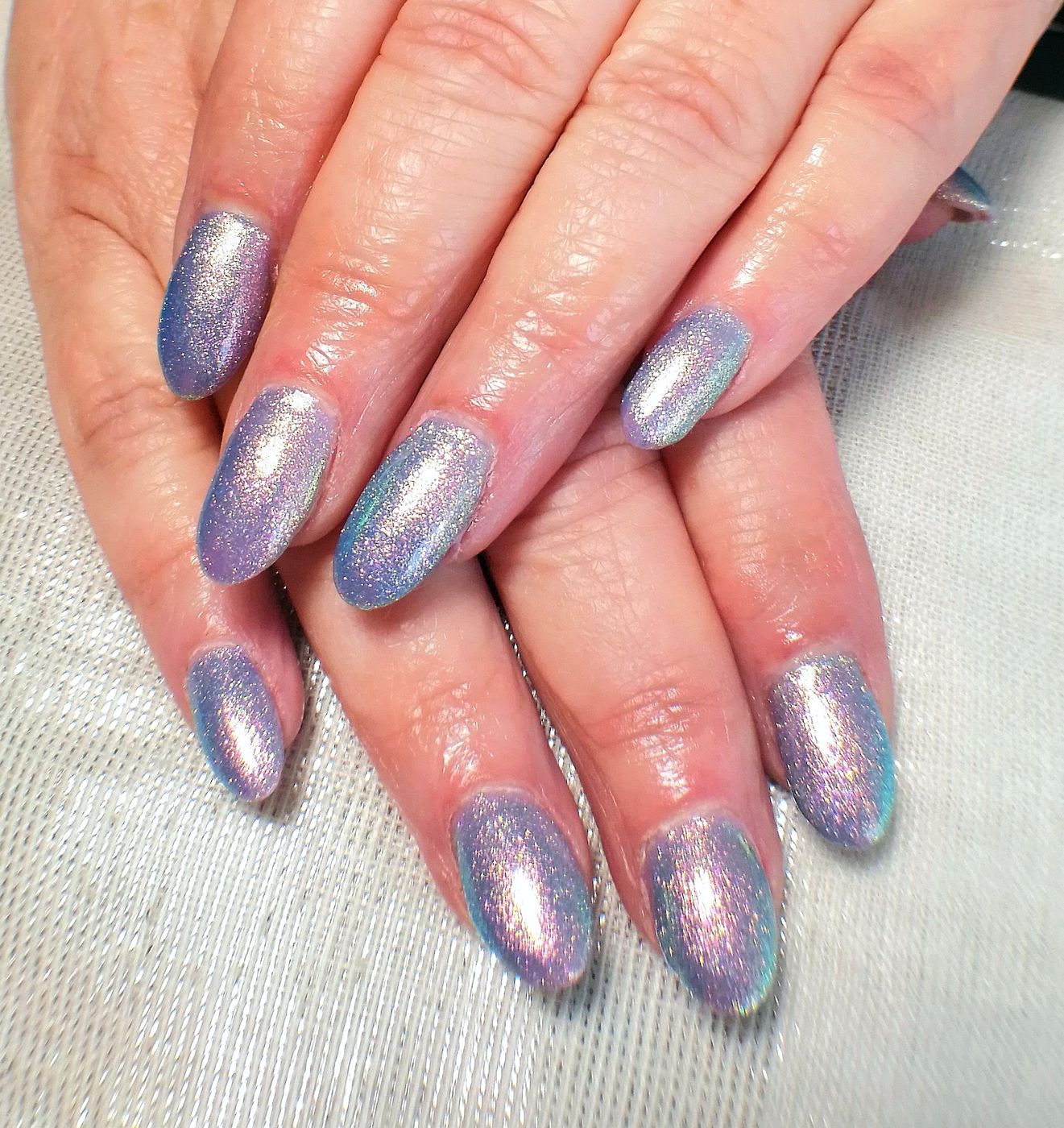 Nagels in holografisch, gemaakt door Paula
